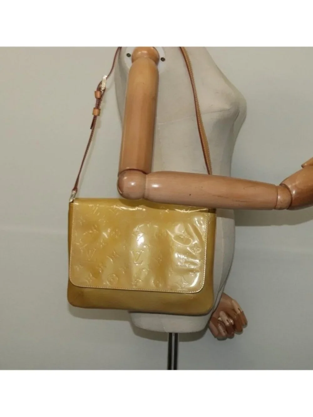 Authentic LOUIS VUITTON Monogram Vernis Thompson Street Bag Beige M91301 LV